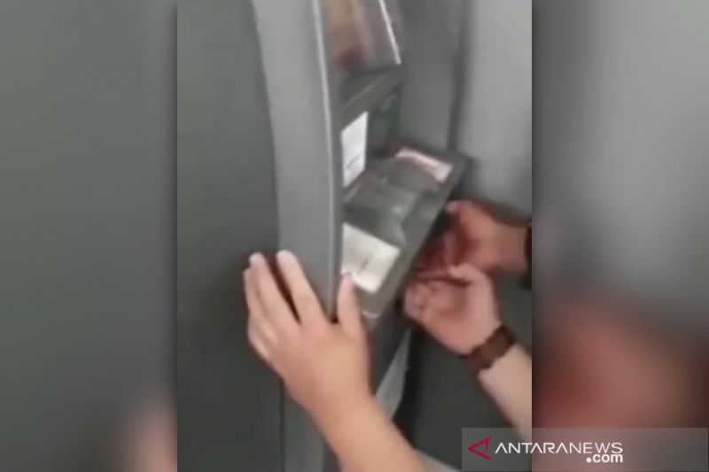 Polrestabes Bandung tangkap pembobol ATM di kompleks TNI