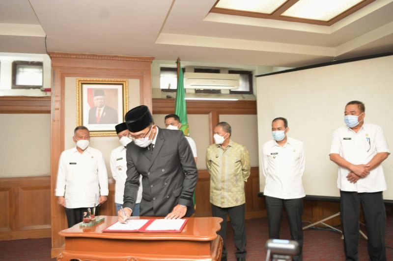 Gubernur Jawa Barat dan enam kepala daerah sepakat kelola TPPAS Legok Nangka