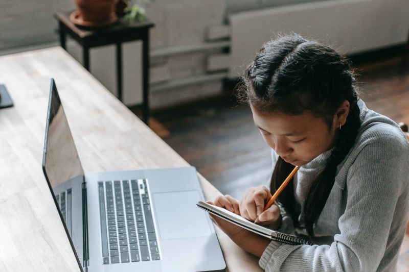 First Media donasi internet ke sekolah-sekolah di Jabodetabek