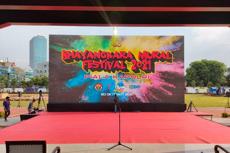 10 muralis ekspresikan mural kritikan Polri di acara puncak festival Bhayangkara