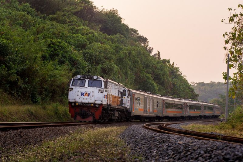 Syarat RT-PCR kereta api jarak jauh berlaku maksimal 3x24 jam