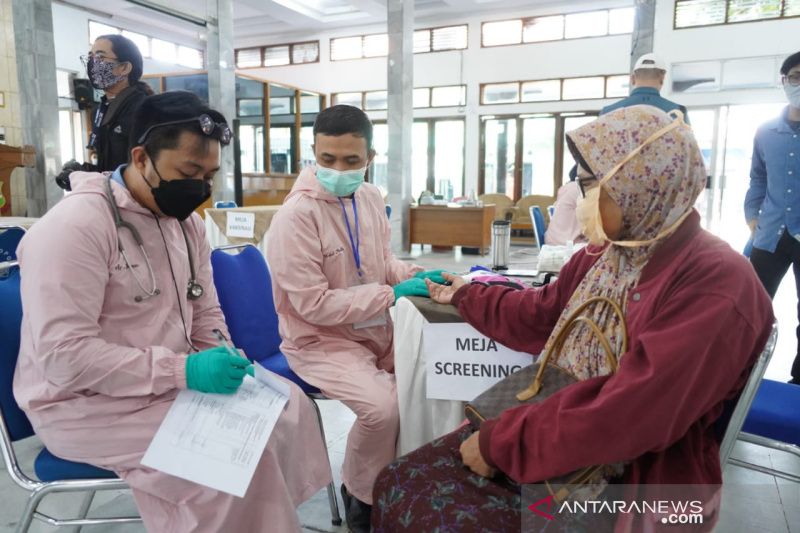 Lansia di Garut banyak yang tidak bisa divaksin karena miliki komorbid