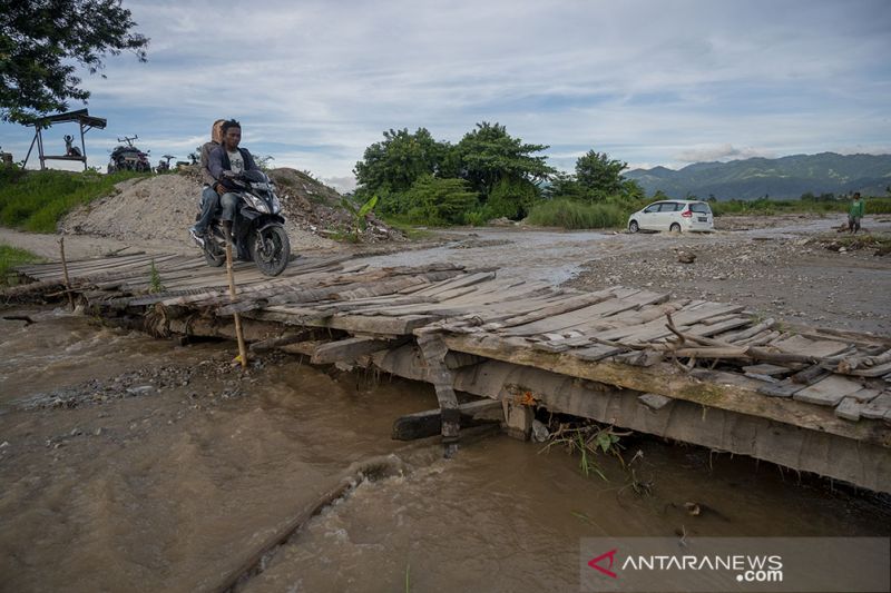 Jalan di Desa Jono Oge Kembali Tertutup Luapan Air