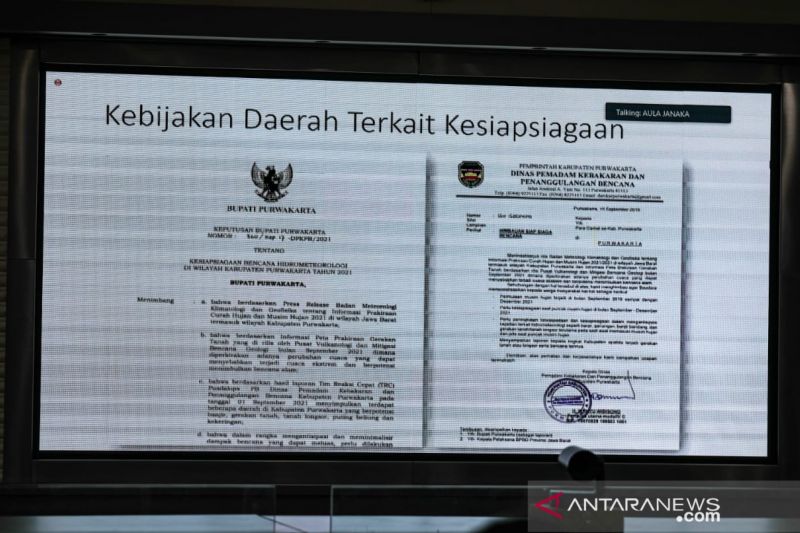 Bupati Purwakarta larang camat ke luar kota antisipasi bencana alam