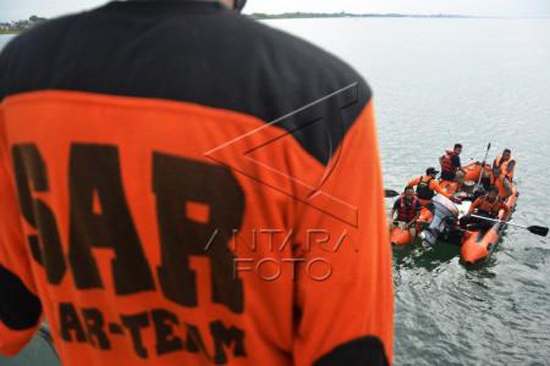 Pencarian korban tenggelam di Makassar