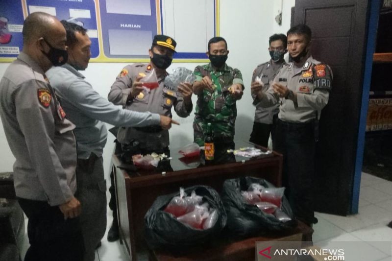 Tim gabungan TNI-Polri di Cianjur amankan ratusan butir obat terlarang