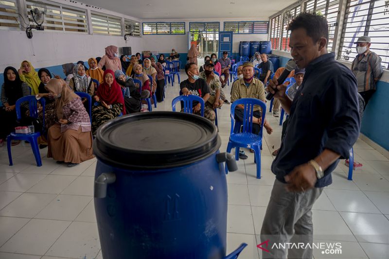 Penanganan Sampah Rumah Tangga dengan Komposter Aerob