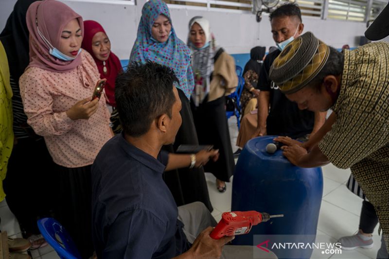 Penanganan Sampah Rumah Tangga dengan Komposter Aerob