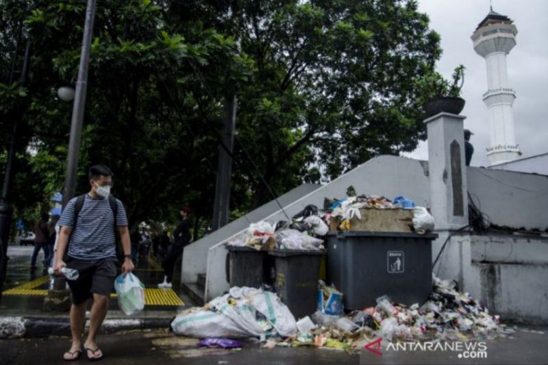 DLH Jawa Barat pastikan operasional TPA Sarimukti tetap berjalan