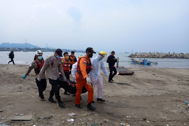 Jasad wisatawan tenggelam ditemukan Tim SAR Sukabumi