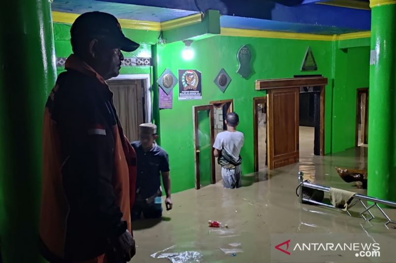 Penyintas banjir di Simpenan Sukabumi masih trauma