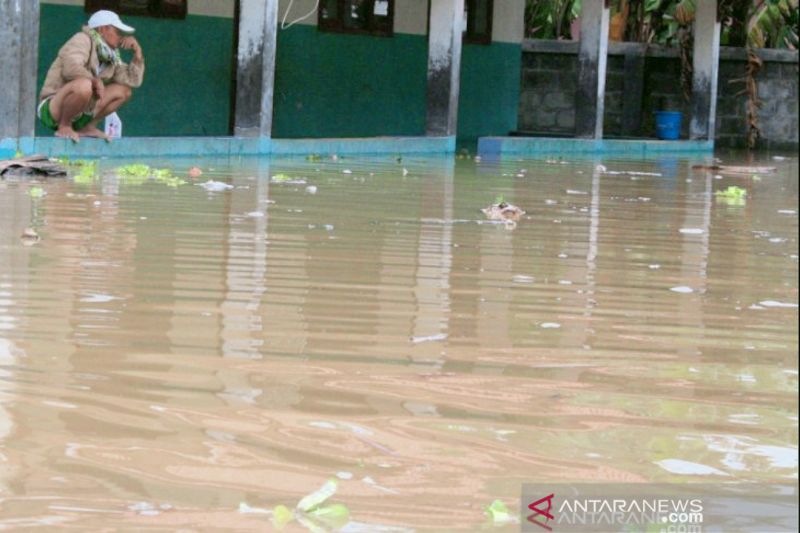 Bupati Karawang minta aparatur desa bersiap antisipasi banjir