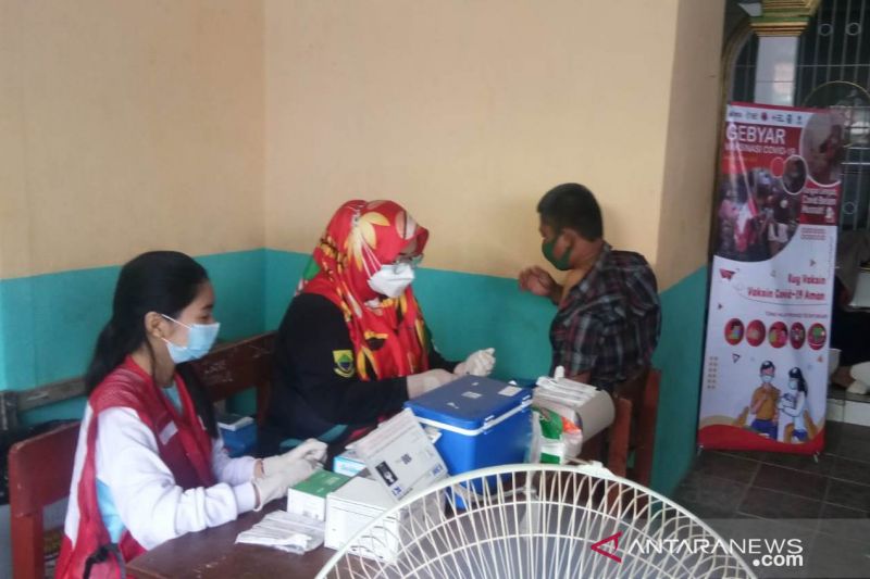 PMI Cianjur datangi perkampungan berikan layanan vaksinasi