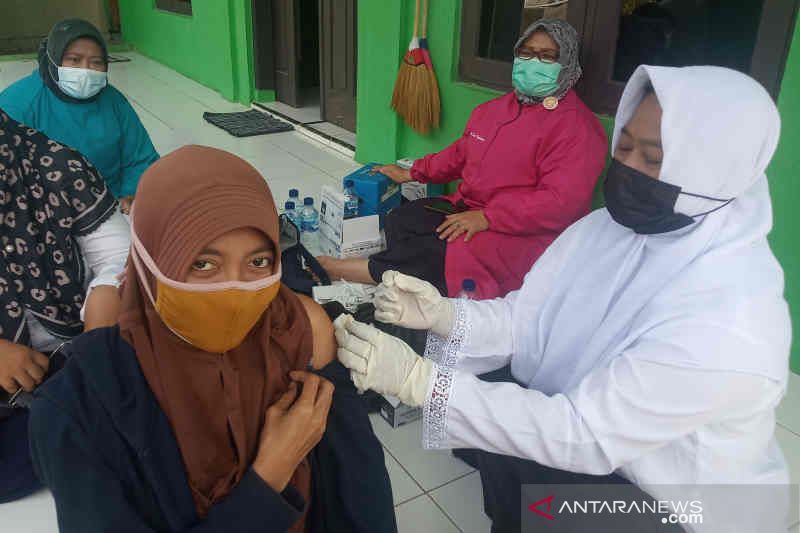 Tambah 2.127 orang, vaksinasi dosis lengkap di Cirebon tembus 66 persen