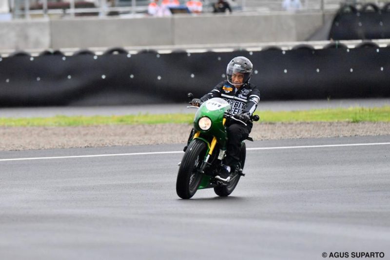 Presiden Jokowi jajal Sirkuit Mandalika dengan motor balap modifikasi lokal