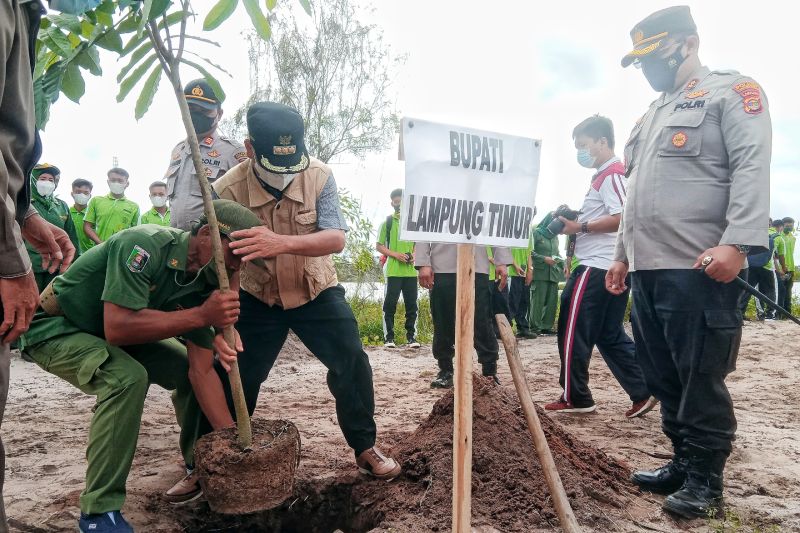 Polsek Pasir Sakti Peduli Lingkungan