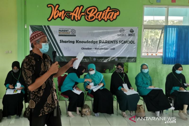 330 Orang Tua Siswa Dari 12 Sekolah Ikuti Parents School Antara News