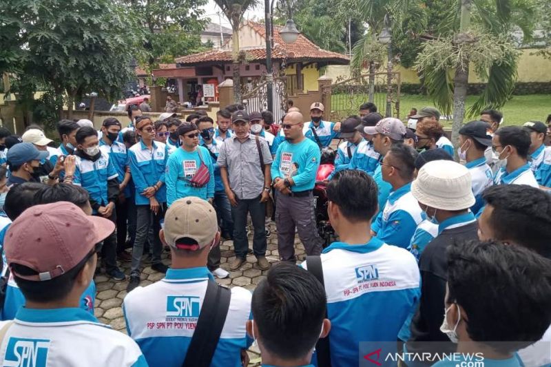 Disnakertrans Cianjur masih menunggu arahan provinsi dan pusat terkait UMK