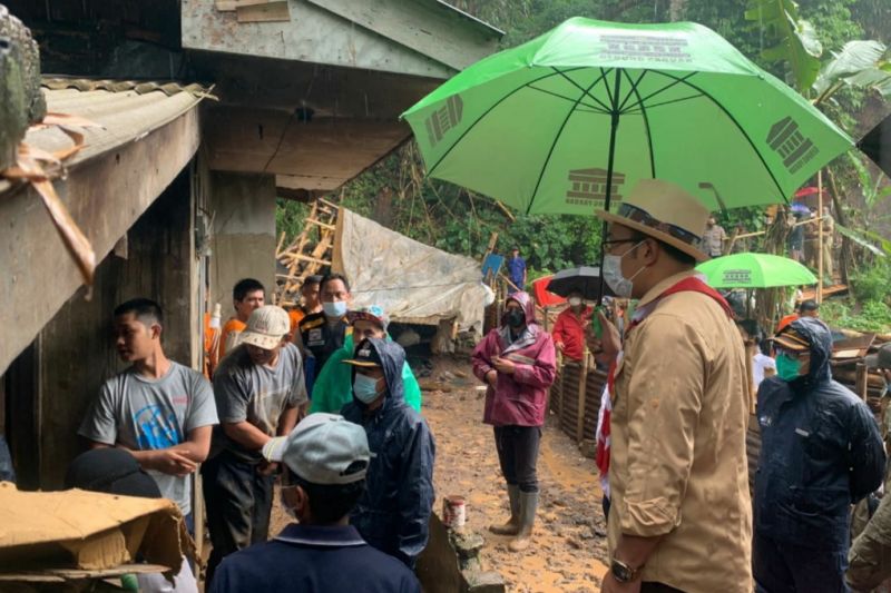 Gubernur Jabar minta warga mewaspadai dampak cuaca ekstrem