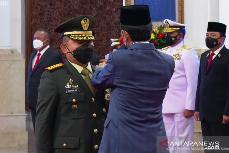 Presiden Jokowi lantik Dudung Abdurachman jadi Kasad