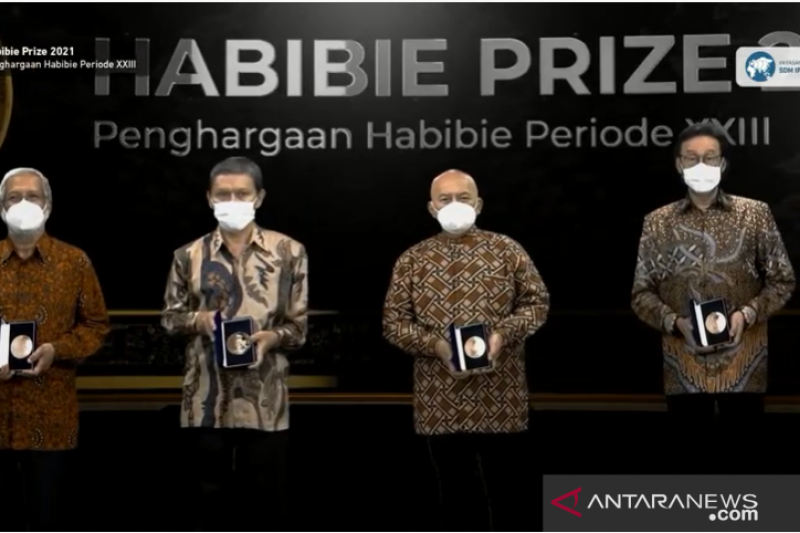 Profil para ilmuwan para penerima Habibie Prize 2021