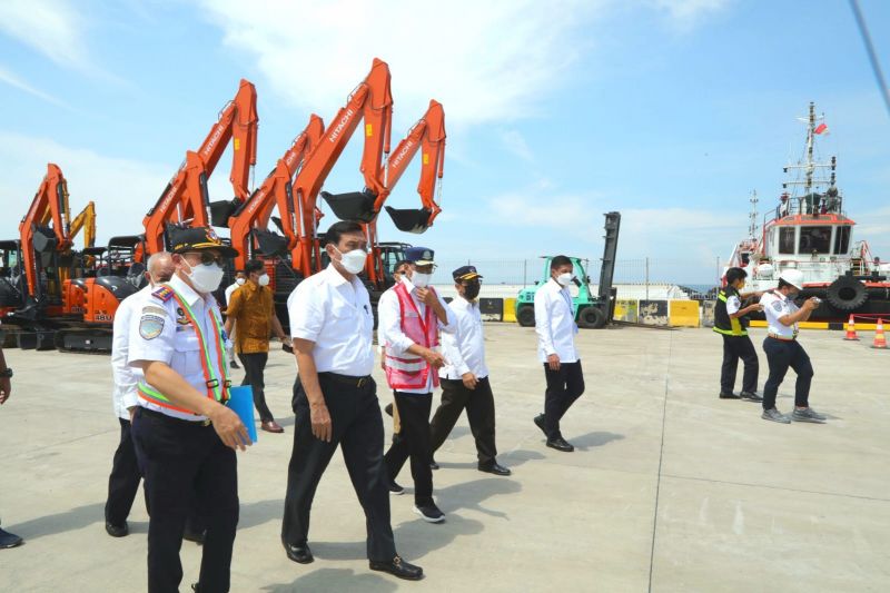 Luhut tinjau Pelabuhan Patimban setelah setahun operasi