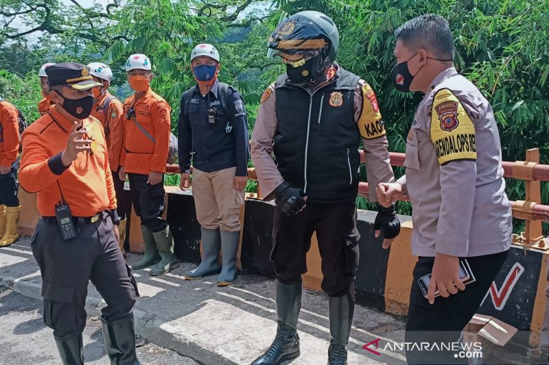 Warga yang hilang di jurang Cadas Pangeran masih dicari Polres Sumedang