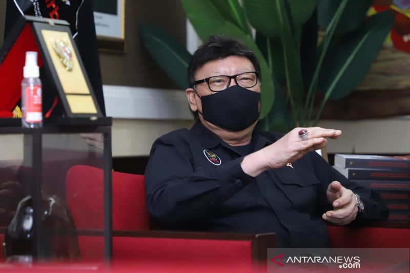 ASN tidak termasuk kriteria penerima bantuan sosial, kata Menpan RB