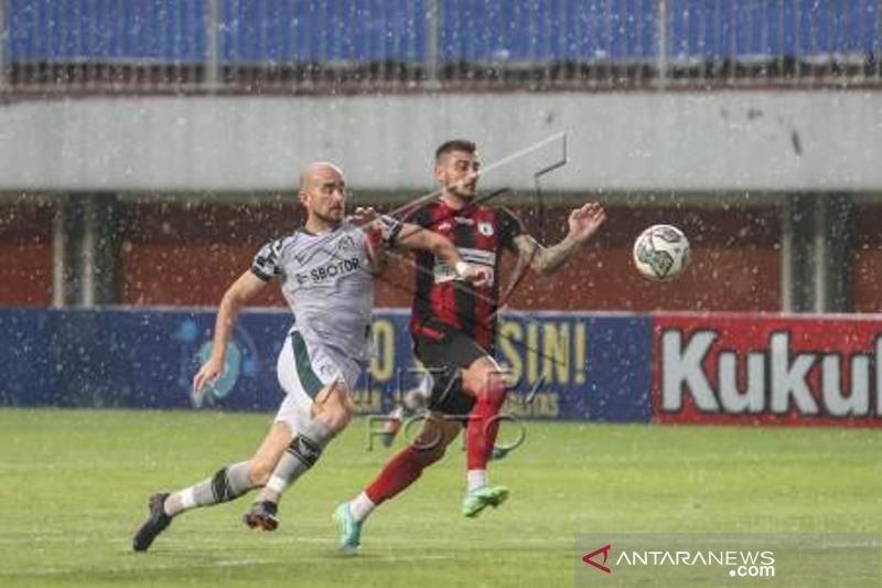 Persipura Kalahkan Persikabo 1973