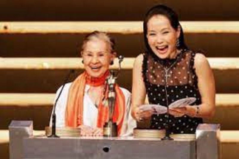Perancang kostum pemenang Oscar Emi Wada wafat