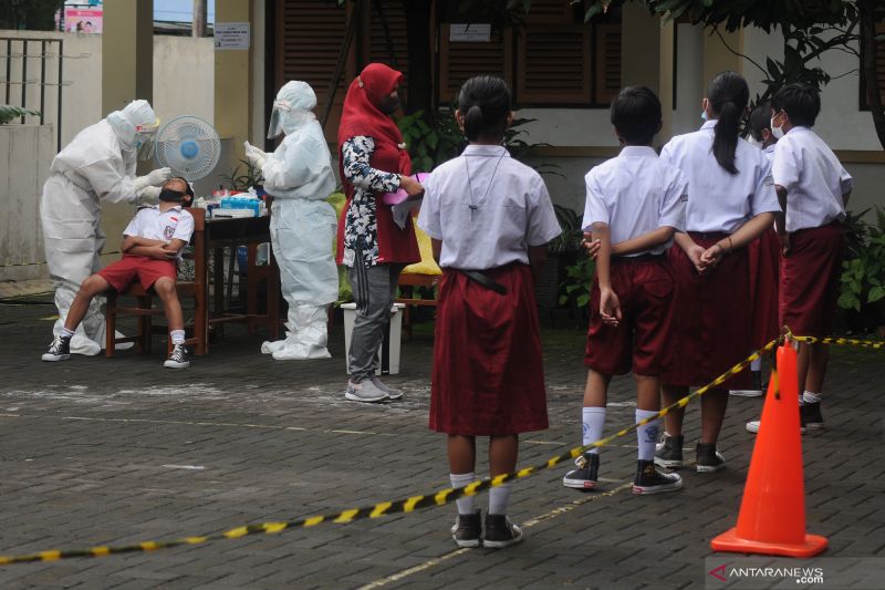 Penambahan kasus COVID-19 paling banyak di Jawa Barat pada Kamis