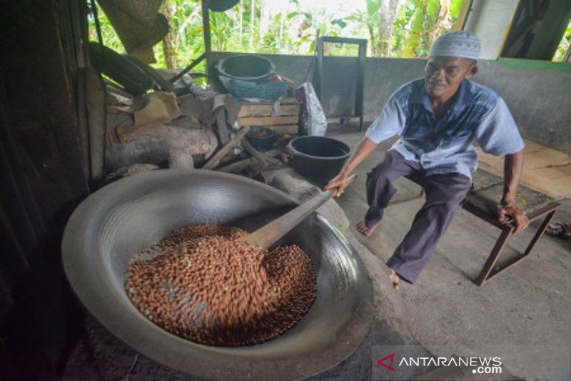 Produksi Kipang Kacang Pariaman