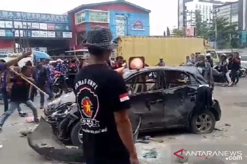 Bentrokan ormas di Karawang akibatkan satu orang meninggal dunia