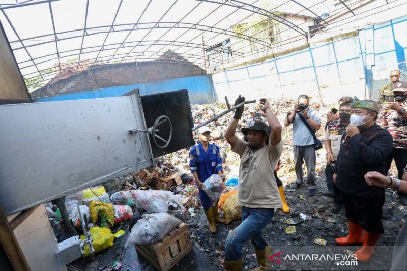 Proses pemilahan bisa pangkas 10 persen masalah sampah di Bandung