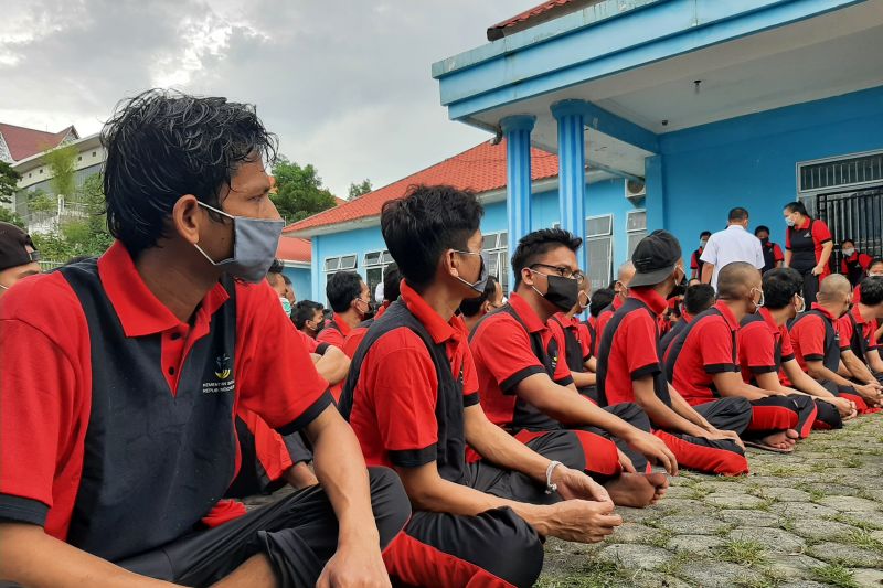Gubernur Kepri keluhkan biaya penanganan PMI Rp13 miliar