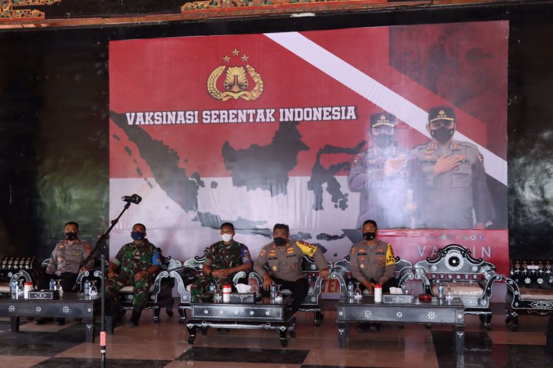 Kapolri mengajak jajaran Polda NTB cegah lonjakan COVID-19 akhir tahun
