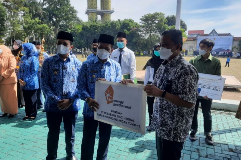 Dukung penanggulangan COVID-19, SEG serahkan bantuan 2.000 masker ke Pemkab Bandung