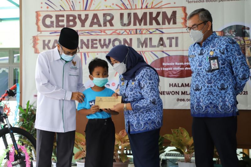Bupati Sleman mendorong UMKM berani "go digital" pada masa pandemi