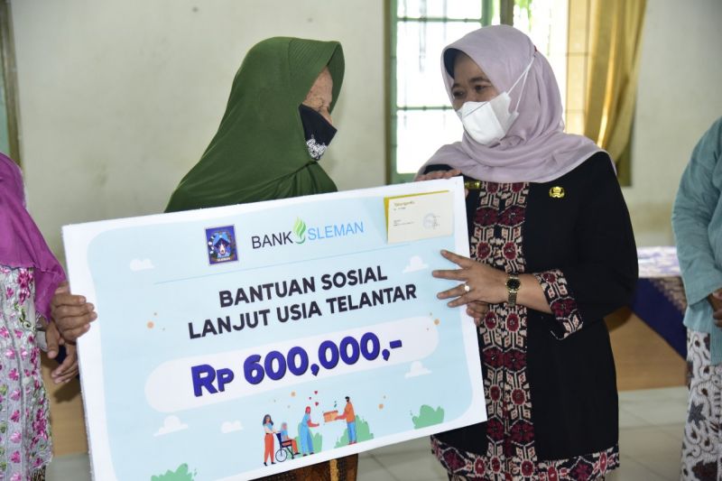 11 pemerlu pelayanan kesejahteraan sosial di Sleman menerima bantuan