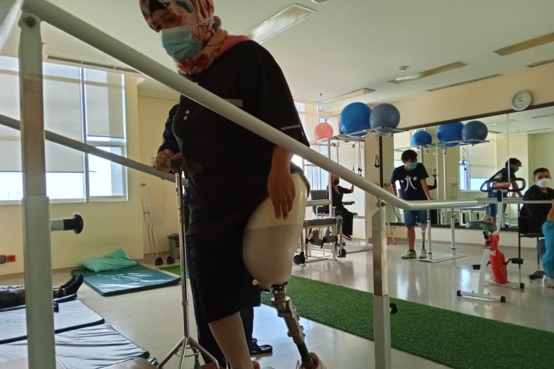 Merenggut kembali langkah guru honor yang hilang terhempas takdir