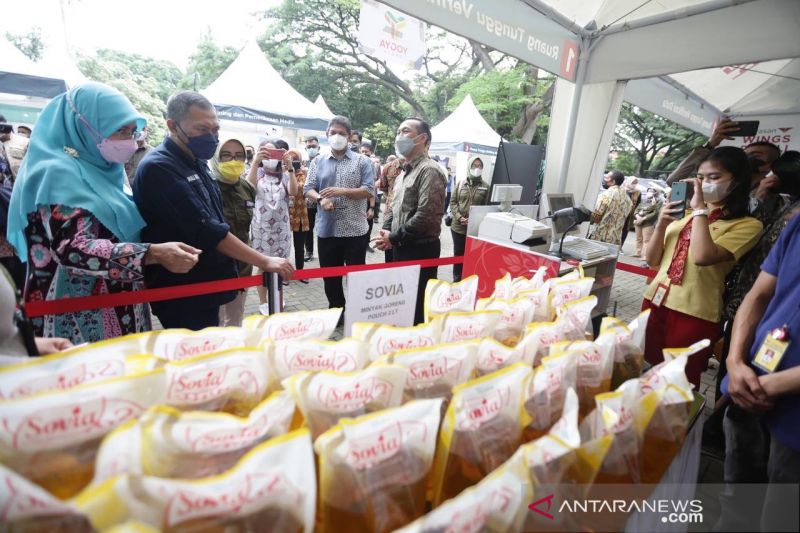 Pemkot Bandung gelar operasi pasar minyak goreng