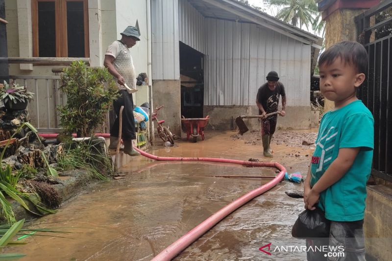 Pemkab Garut salurkan bantuan Rp 1 juta per rumah yang terendam banjir