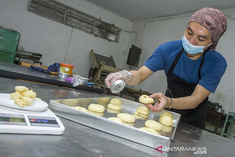 Produksi roti di lapas kelas II Karawang