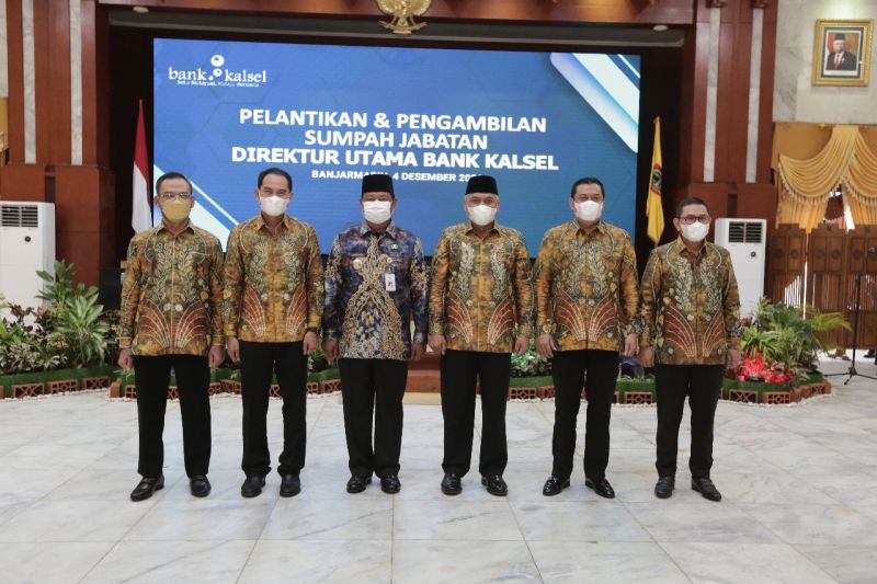 Gubernur Kalsel lantik Hanawiya sebagai Dirut Bank Kalsel