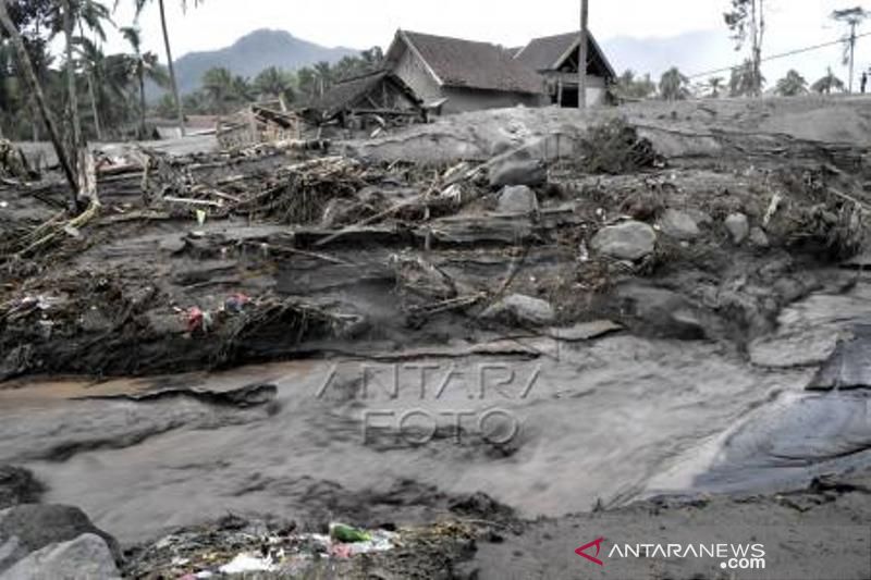 Guguran Awan Panas Gunung Semeru