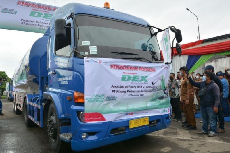 Pertamina salurkan produk Dex 10 PPM perdana di Indonesia