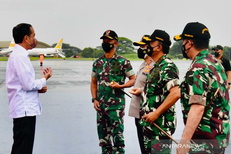 Presiden Jokowi tinjau daerah terdampakerupsi Semeru di Lumajang