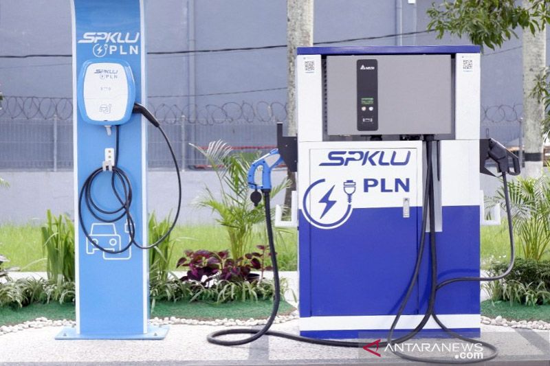 Pln Operasikan Spklu Fast Charging Perdana Di Kalimantan Antara News