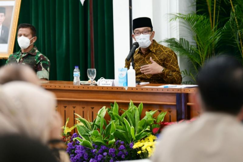 People urged to stay at home during new year's eve: West Java Governor - Vimarsana News