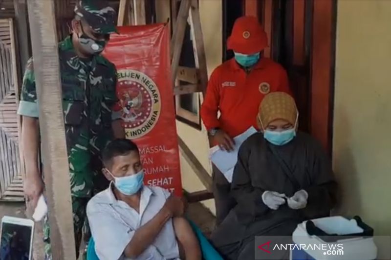 Aparat Polda hingga BIN masifkan vaksinasi COVID-19 di Jawa Barat